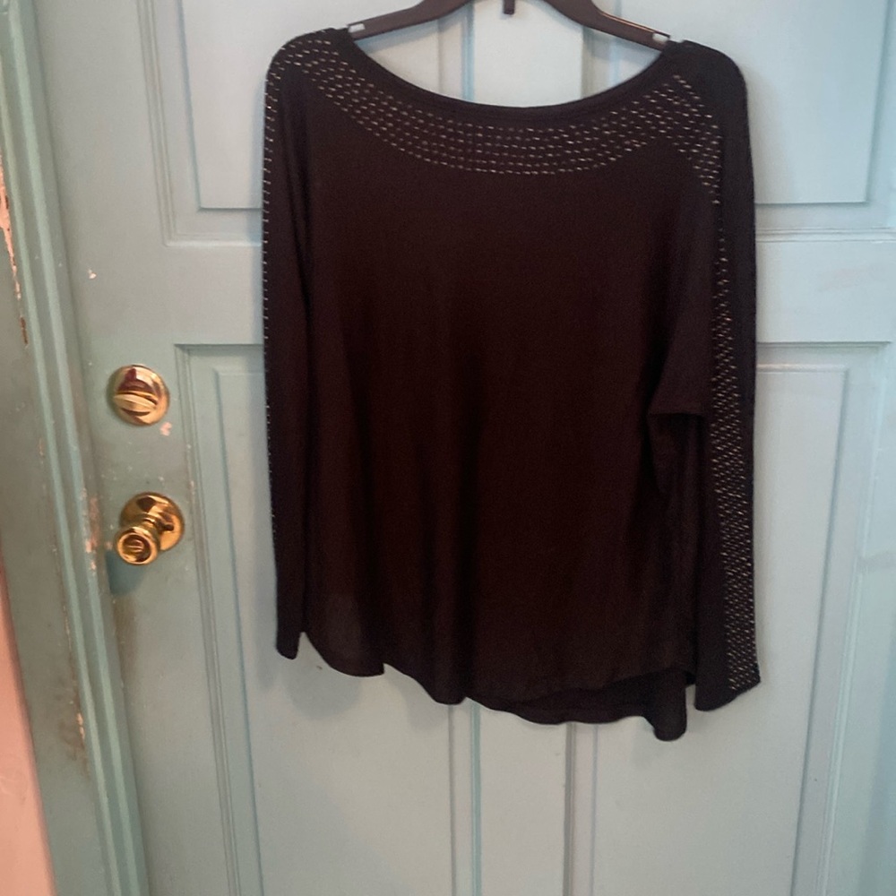 Olivia Sky long sleeve knit top tv top. Feel of a lightweight sweater. # 3430